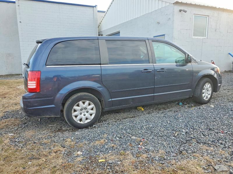 Photo 3 from auction – 2009 CHRYSLER TOWN & COU with VIN 2A8HR44E59R522253