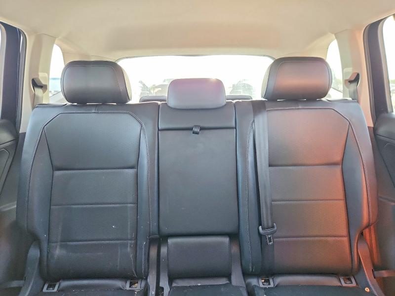 Photo 10 from auction – 2018 VOLKSWAGEN TIGUAN SE with VIN 3VV2B7AX7JM200543
