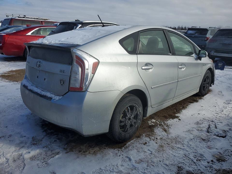 Photo 3 from auction – 2013 TOYOTA PRIUS with VIN JTDKN3DU7D1630705