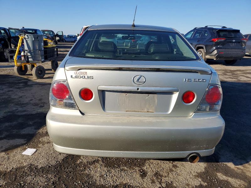 Photo 6 from auction – 2002 LEXUS IS with VIN JTHBD192520055598
