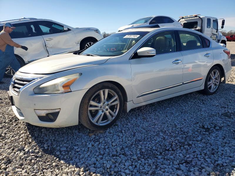 NISSAN ALTIMA 3.5 2015 with VIN 1N4BL3AP1FC266427 - Photo from auction