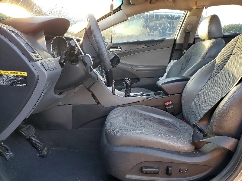 Photo 7 from auction – 2013 HYUNDAI SONATA SE with VIN 5NPEC4AB2DH660487
