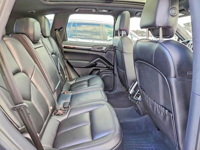 Photo 11 from auction – 2018 PORSCHE CAYENNE SE with VIN WP1AE2A22JLA71183