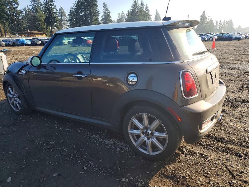 Photo 2 from auction – 2011 MINI COOPER S with VIN WMWSV3C58BTY15001
