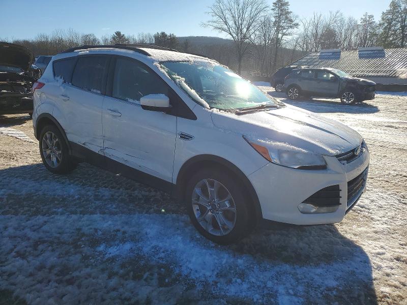Photo 4 from auction – 2016 FORD ESCAPE SE with VIN 1FMCU9G9XGUB86476