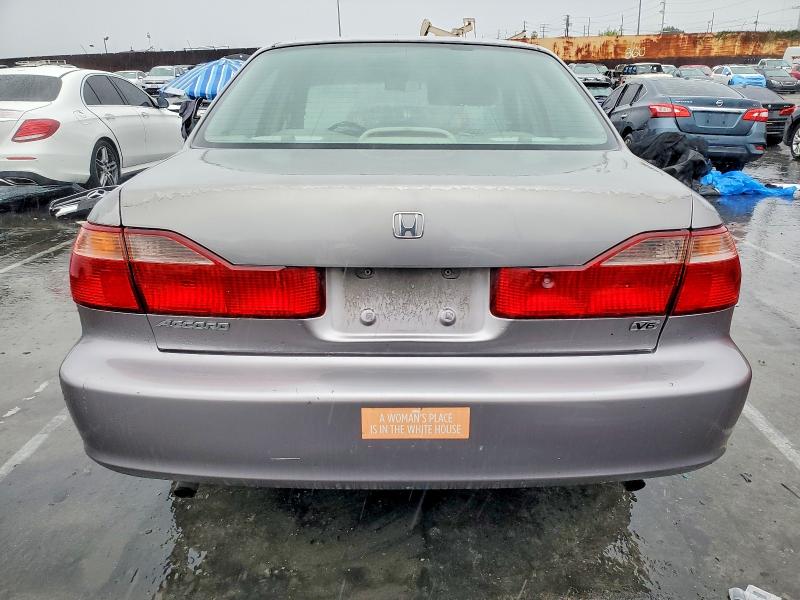 Photo 6 from auction – 2000 HONDA ACCORD with VIN 1HGCG1650YA011573