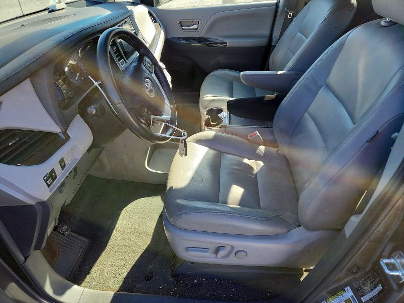 Photo 7 from auction – 2015 TOYOTA SIENNA with VIN 5TDYK3DC3FS616607