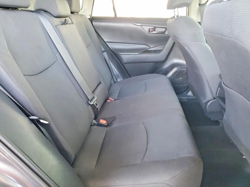 Photo 11 from auction – 2021 TOYOTA RAV4 with VIN 2T3H1RFV1MC155232