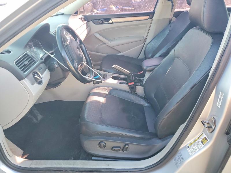 Photo 7 from auction – 2014 VOLKSWAGEN PASSAT with VIN 1VWBP7A32EC014880