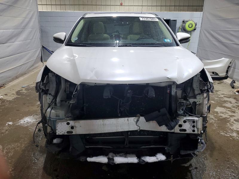 Photo 5 from auction – 2016 TOYOTA HIGHLANDER with VIN 5TDDKRFH4GS351739