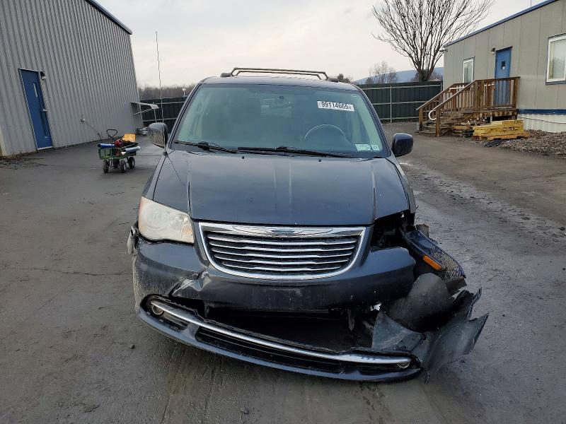 Photo 5 from auction – 2014 CHRYSLER TOWN & COU with VIN 2C4RC1BG1ER218797