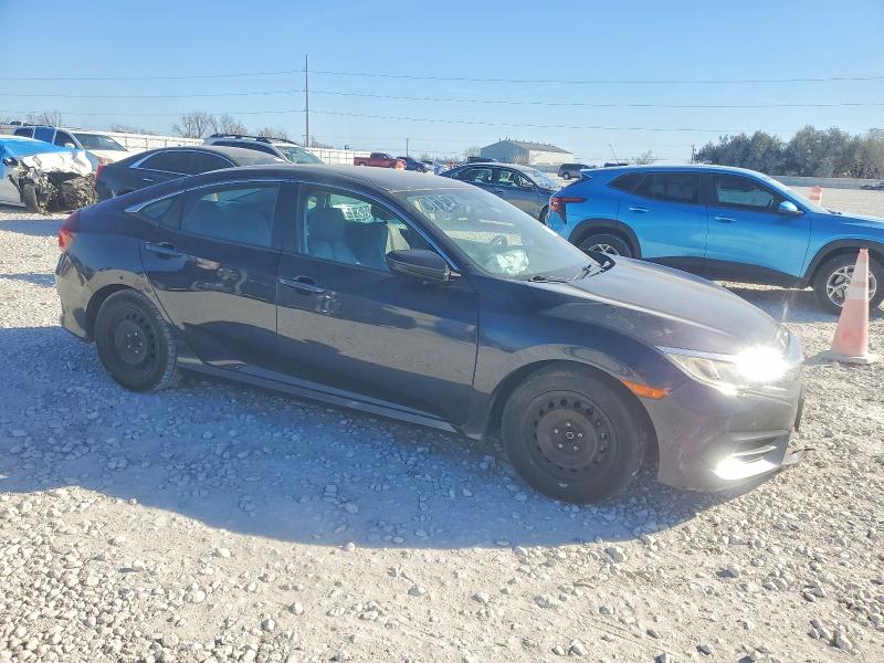 Photo 4 from auction – 2018 HONDA CIVIC with VIN 19XFC2F53JE022633