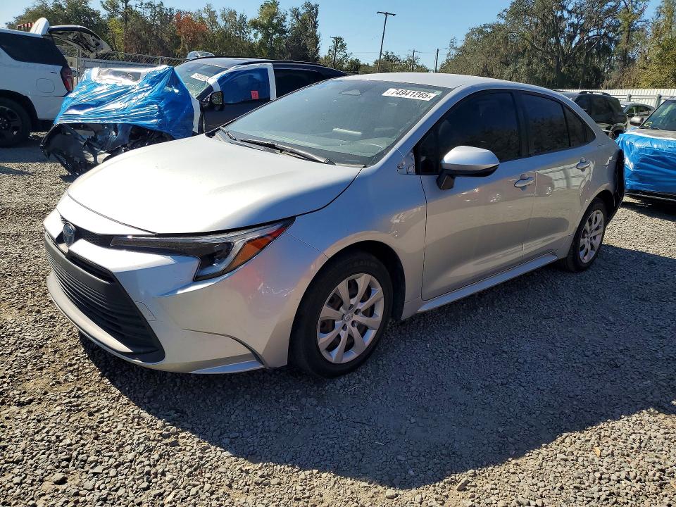 TOYOTA COROLLA LE 2023 with VIN JTDBCMFE9PJ000920 - Photo from auction