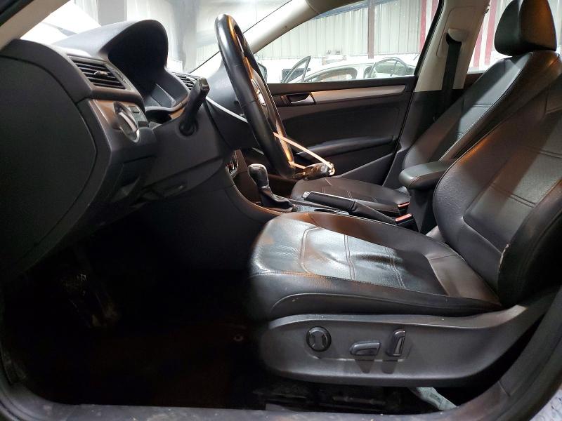 Photo 7 from auction – 2015 VOLKSWAGEN PASSAT with VIN 1VWAT7A35FC070322