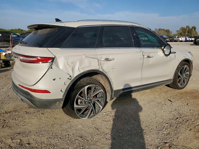Photo 3 from auction – 2023 LINCOLN CORSAIR with VIN 5LMCJ2CA1PUL24774