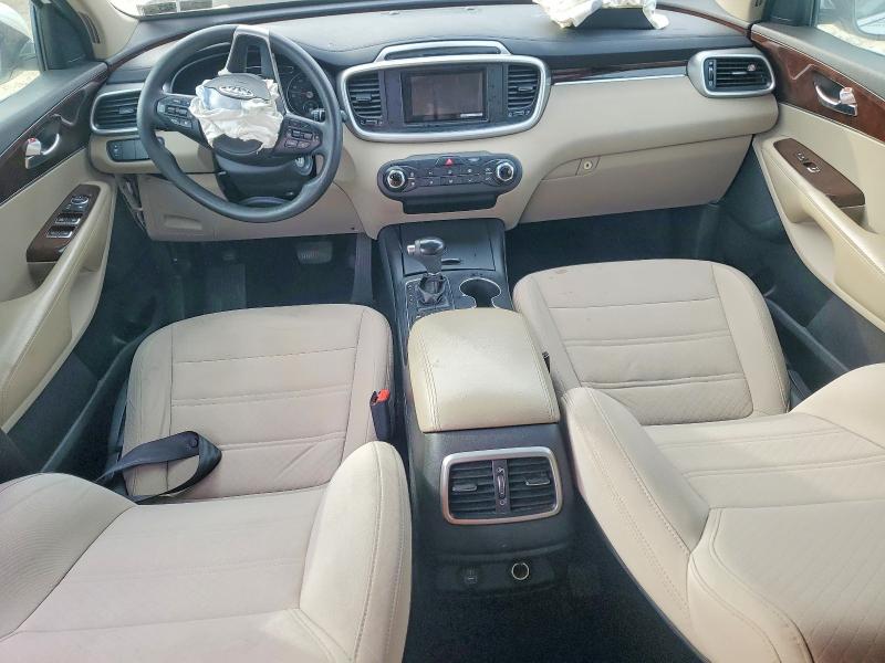 Photo 8 from auction – 2016 KIA SORENTO LX with VIN 5XYPGDA32GG098639