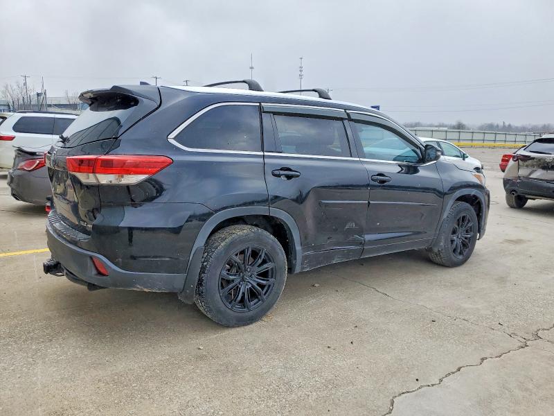 Photo 3 from auction – 2018 TOYOTA HIGHLANDER with VIN 5TDJZRFH1JS531881