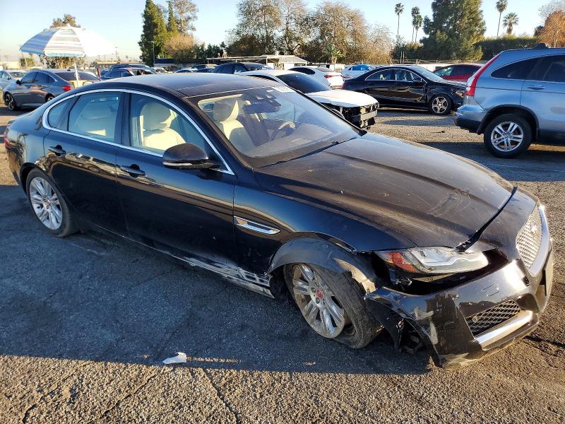 Photo 4 from auction – 2017 JAGUAR XF with VIN SAJBD4BVXHCY29506