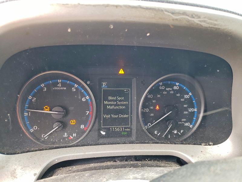 Photo 9 from auction – 2018 TOYOTA RAV4 ADVEN with VIN 2T3RFREV6JW709270