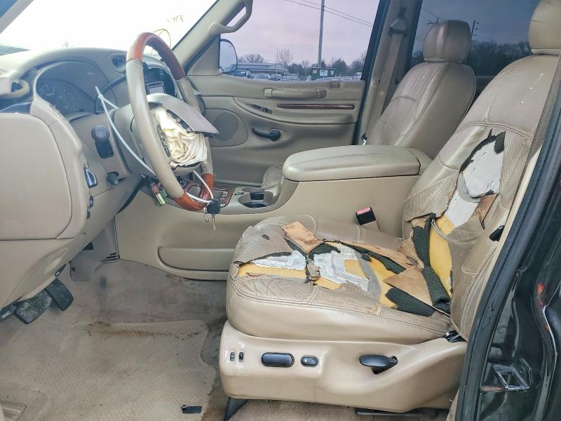 Photo 7 from auction – 2001 LINCOLN NAVIGATOR with VIN 5LMEU27R01LJ09013