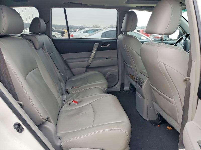 Photo 10 from auction – 2013 TOYOTA HIGHLANDER with VIN 5TDBK3EH4DS232705