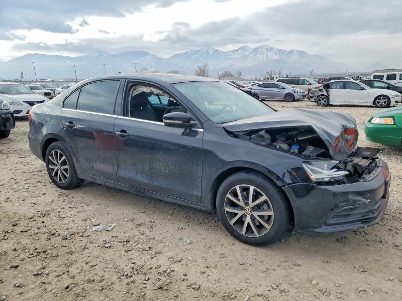 Photo 4 from auction – 2017 VOLKSWAGEN JETTA with VIN 3VWDB7AJ7HM264169