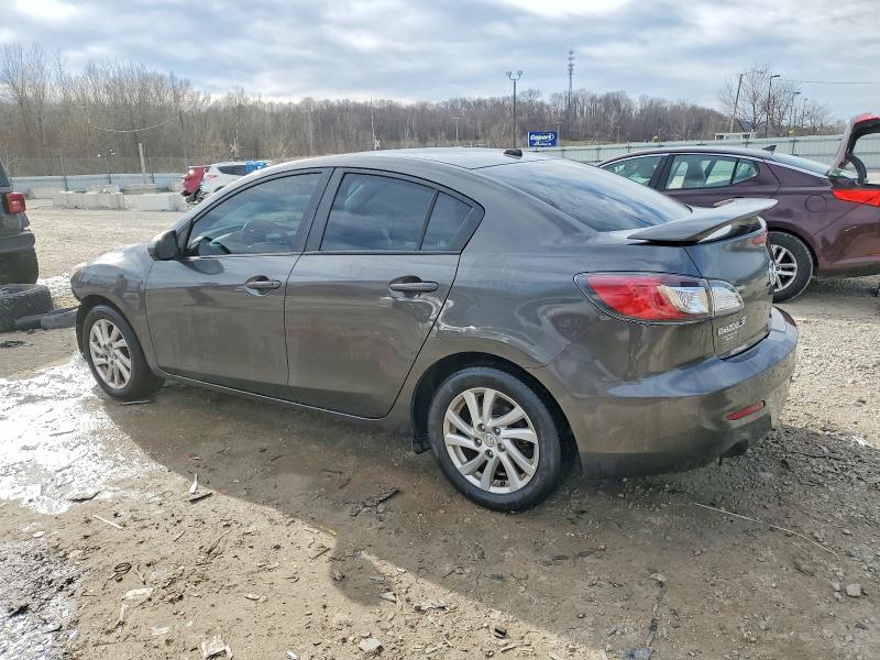 Photo 2 from auction – 2012 MAZDA 3 I with VIN JM1BL1W76C1666157