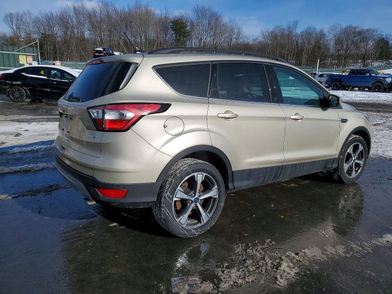 Photo 3 from auction – 2018 FORD ESCAPE SEL with VIN 1FMCU9HD4JUA93642