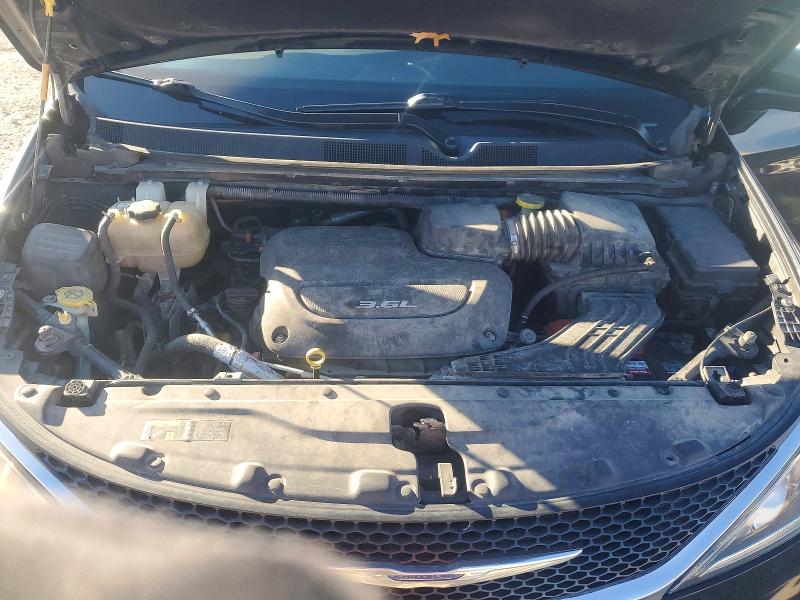 Photo 12 from auction – 2017 CHRYSLER PACIFICA T with VIN 2C4RC1BG3HR526901