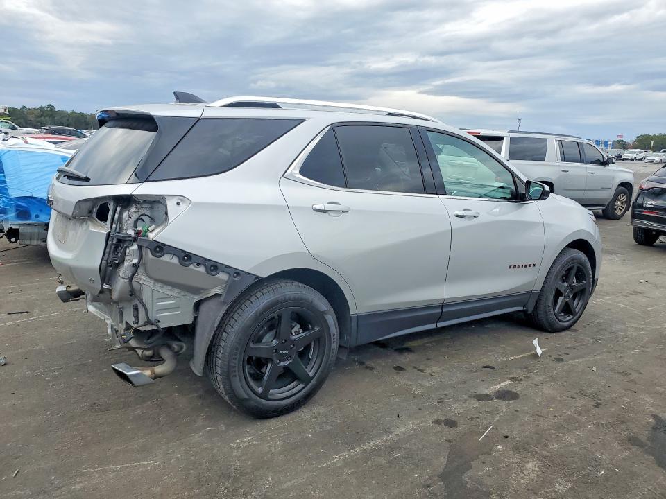 Photo 3 from auction – 2020 CHEVROLET EQUINOX LT with VIN 3GNAXLEX4LS735558