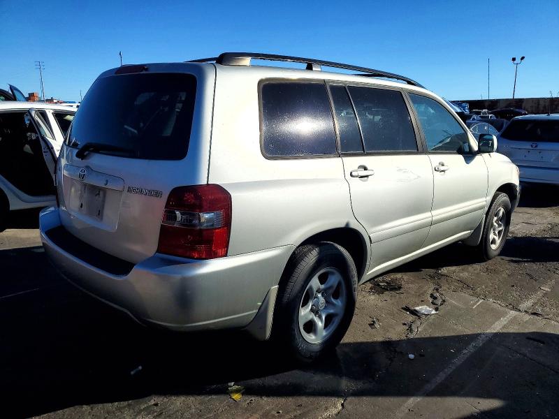 Photo 3 from auction – 2005 TOYOTA HIGHLANDER with VIN JTEGD21A150107051