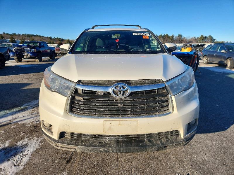 Photo 5 from auction – 2015 TOYOTA HIGHLANDER with VIN 5TDJKRFH1FS216204