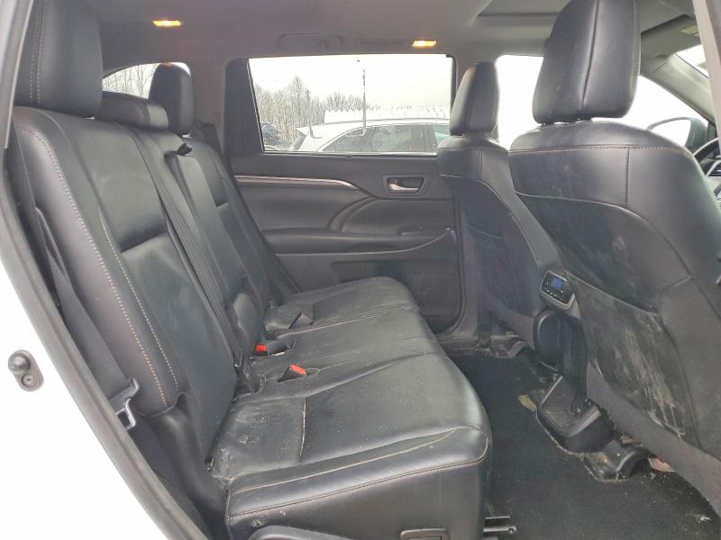 Photo 11 from auction – 2018 TOYOTA HIGHLANDER with VIN 5TDDZRFH3JS496631
