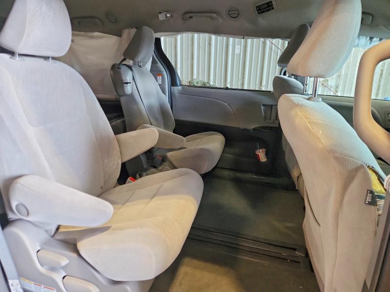 Photo 10 from auction – 2017 TOYOTA SIENNA LE with VIN 5TDKZ3DC8HS882211