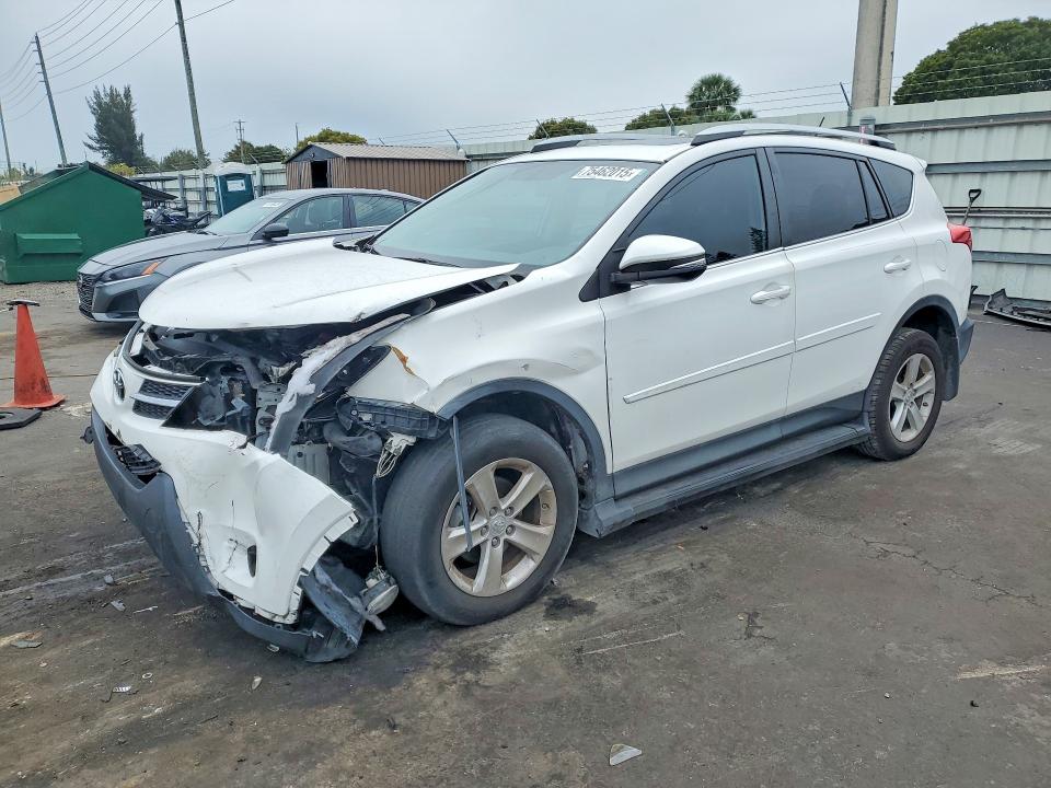 TOYOTA RAV4 2014 مع رقم تعريف المركبة 2T3WFREV1EW114545 - صورة من المزاد