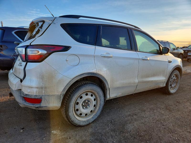 Photo 3 from auction – 2017 FORD ESCAPE with VIN 1FMCU9G9XHUC82934