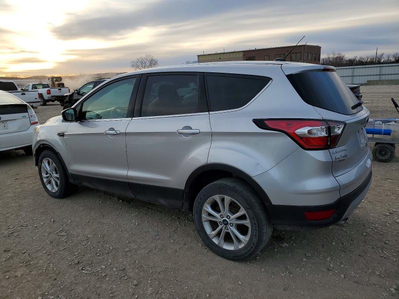 Photo 2 from auction – 2017 FORD ESCAPE SE with VIN 1FMCU0GD1HUA77700