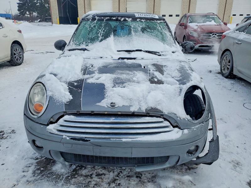 Photo 5 from auction – 2010 MINI COOPER with VIN WMWMF3C59ATZ67051