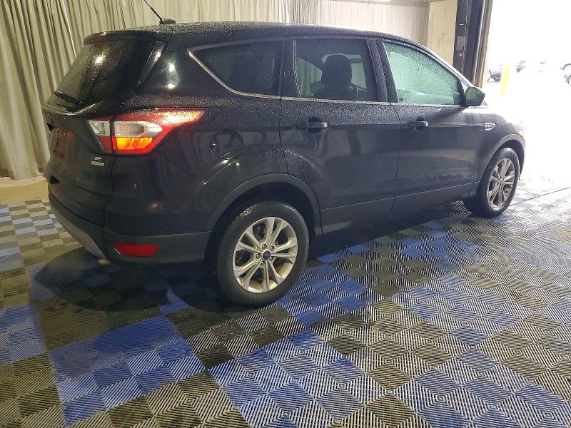 Photo 3 from auction – 2017 FORD ESCAPE SE with VIN 1FMCU0GD5HUD43526