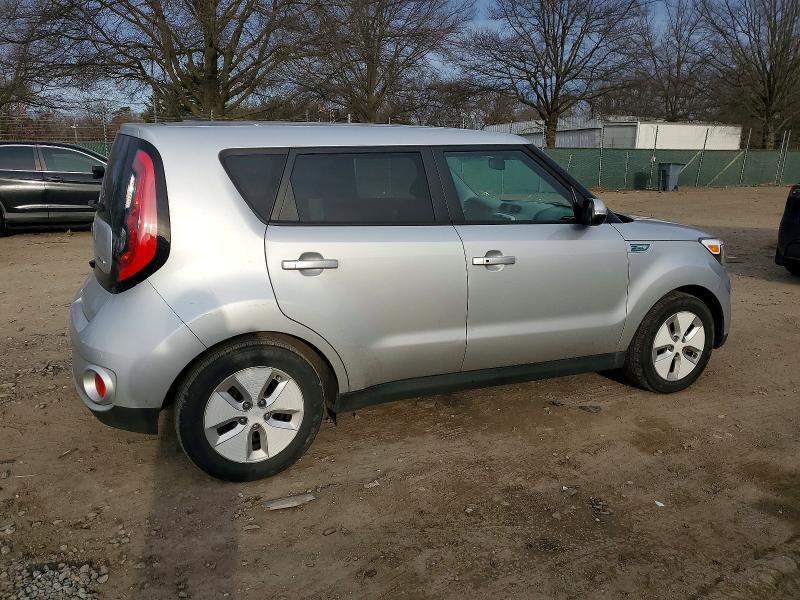 Photo 3 from auction – 2016 KIA SOUL EV with VIN KNDJP3AE8G7006920