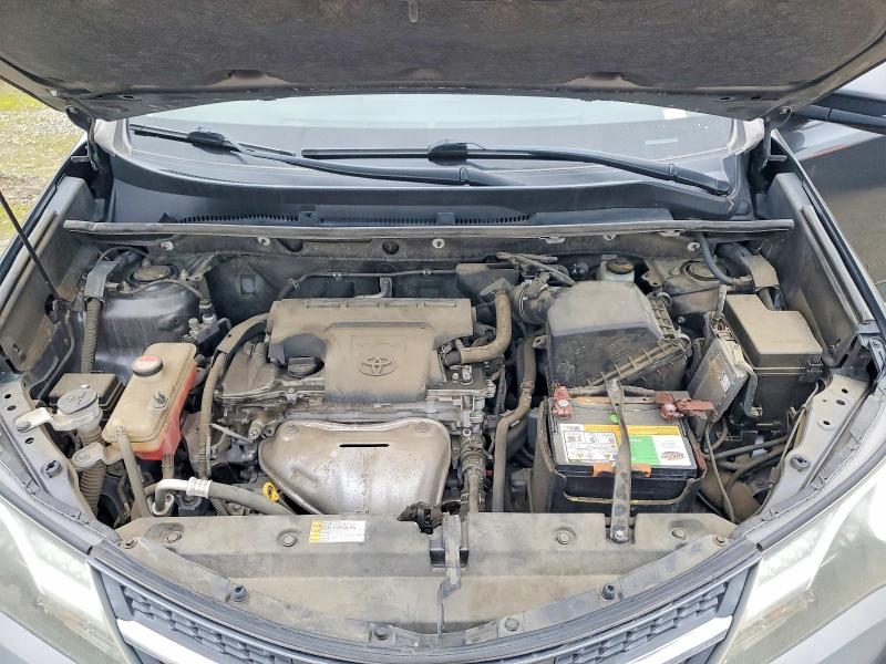 Photo 11 from auction – 2015 TOYOTA RAV4 XLE with VIN JTMWFREV4FD061502