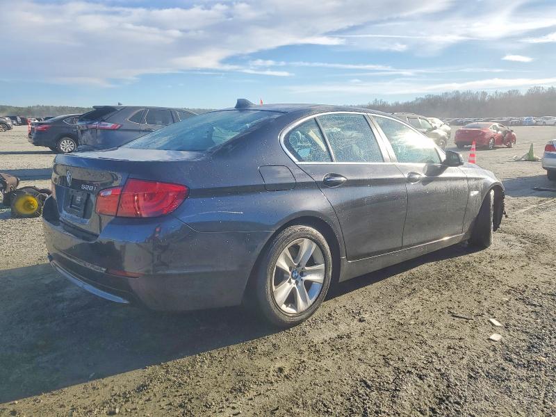Photo 3 from auction – 2013 BMW 528 with VIN WBAXG5C54DDY32371