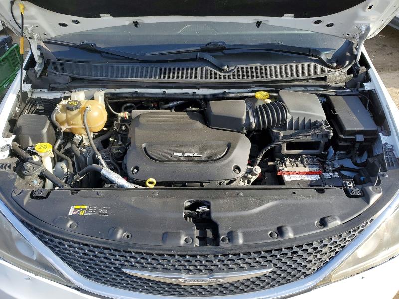 Photo 12 from auction – 2017 CHRYSLER PACIFICA T with VIN 2C4RC1BG5HR702976