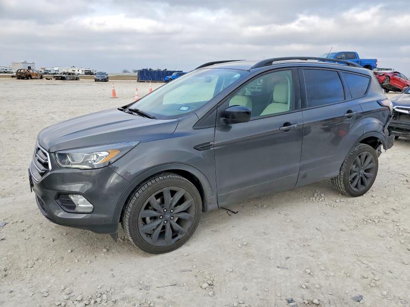 FORD ESCAPE SEL 2018 with VIN 1FMCU0HD0JUC31379 - Photo from auction