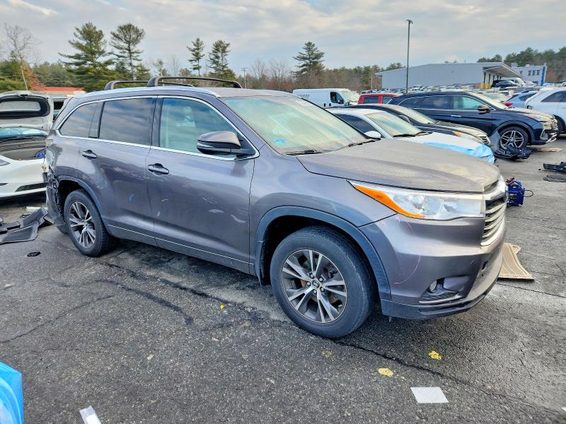 Photo 4 from auction – 2016 TOYOTA HIGHLANDER with VIN 5TDJKRFH2GS274405