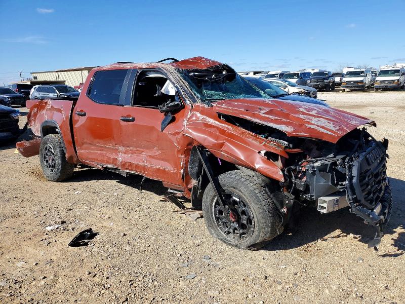 Photo 4 from auction – 2024 TOYOTA TUNDRA with VIN 5TFPC5DB1RX085787