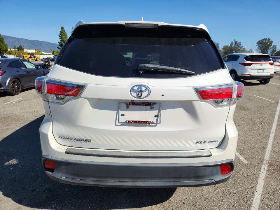 Photo 6 from auction – 2016 TOYOTA /S/LE/XLE with VIN 5TDJKRFHXGS268545