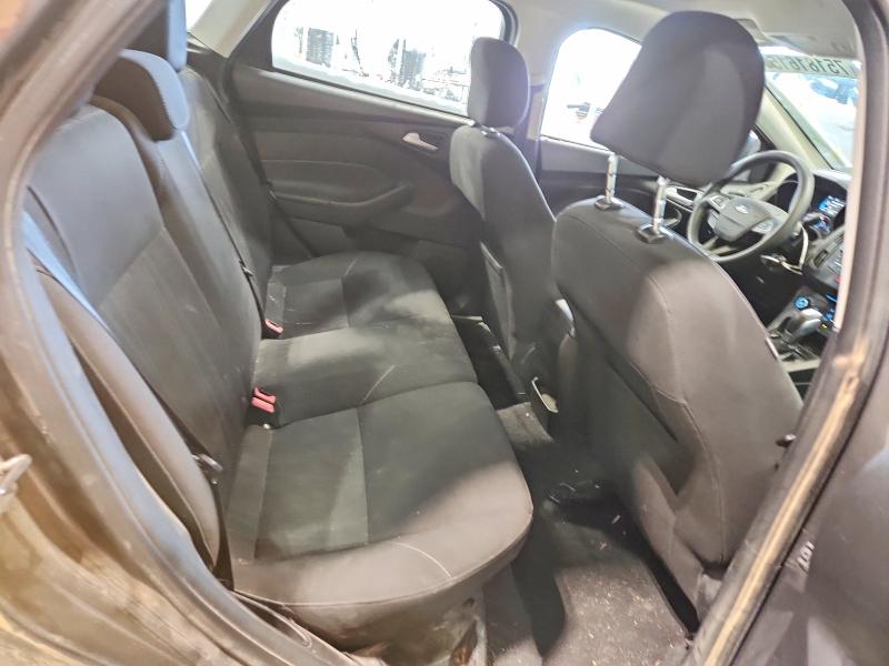 Photo 10 from auction – 2015 FORD FOCUS SE with VIN 1FADP3K22FL325582