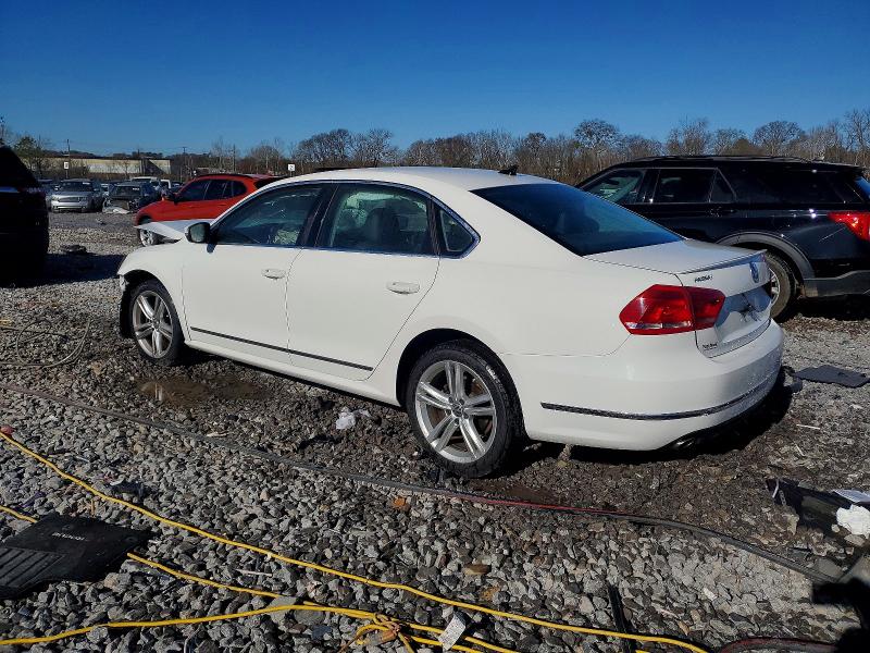 Photo 2 from auction – 2015 VOLKSWAGEN PASSAT SEL with VIN 1VWCV7A32FC001784