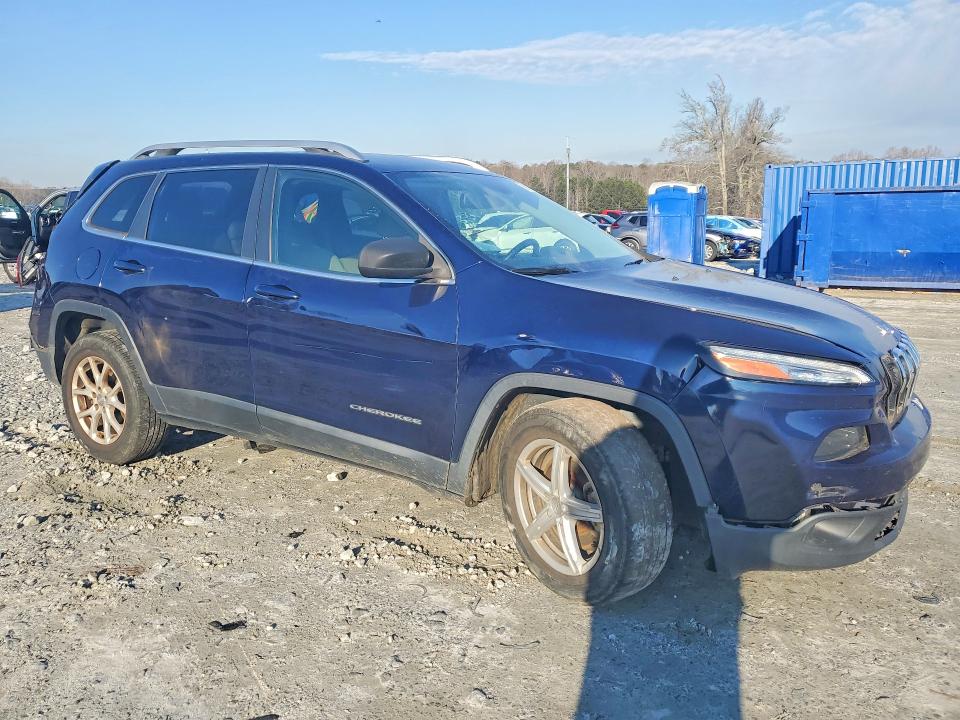 Photo 4 from auction – 2015 JEEP CHEROKEE with VIN 1C4PJLCB9FW561295